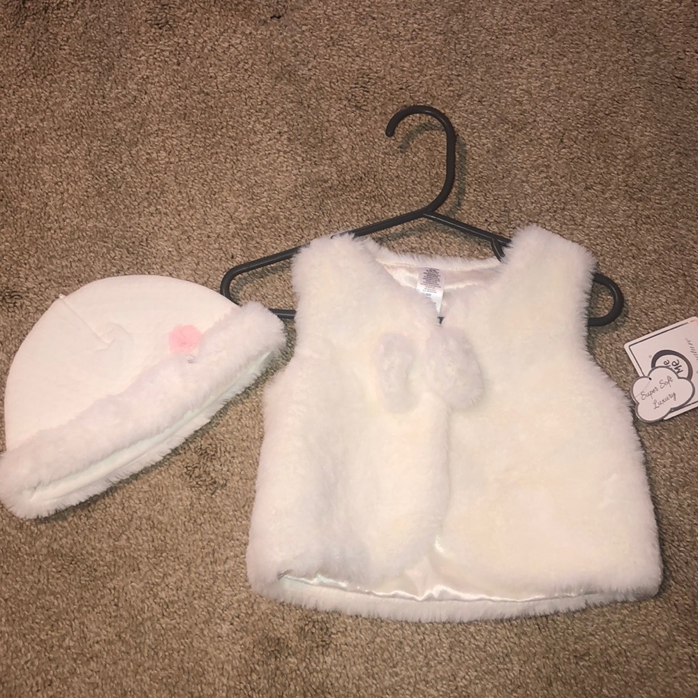 Little me super soft vest with hat